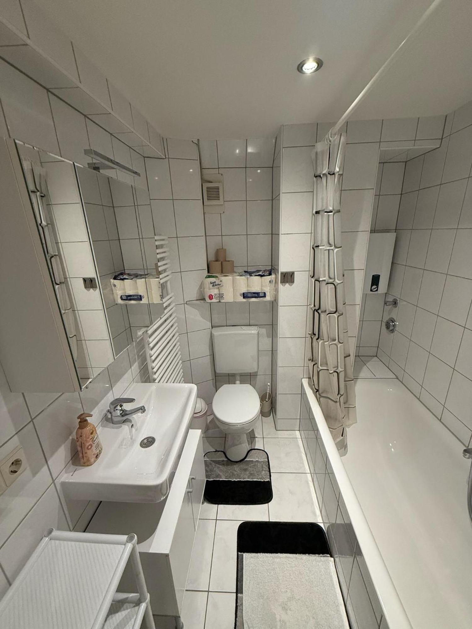 Big, Cosy And Central Apartment คาร์ลสรูเฮอ ภายนอก รูปภาพ