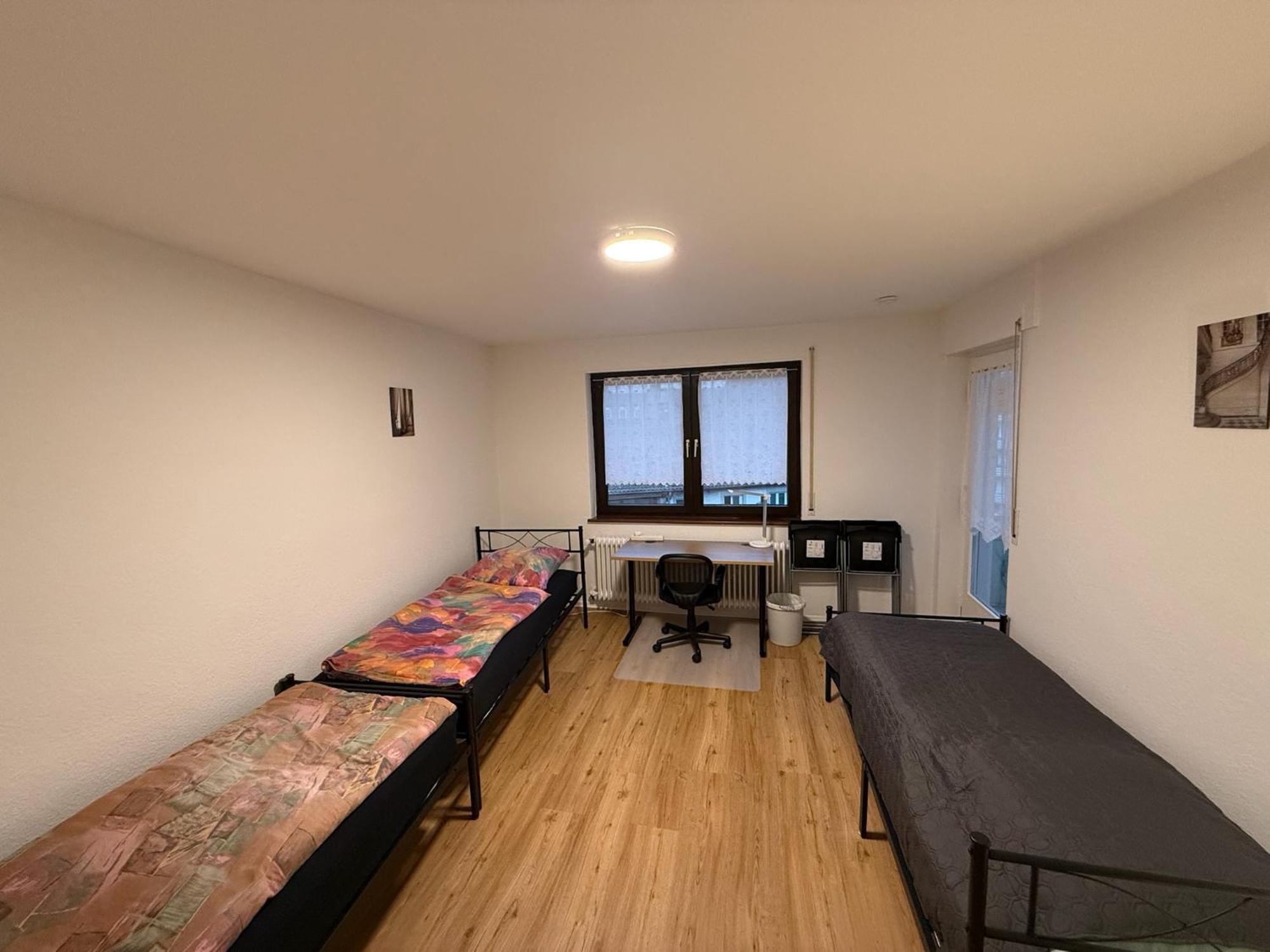 Big, Cosy And Central Apartment คาร์ลสรูเฮอ ภายนอก รูปภาพ