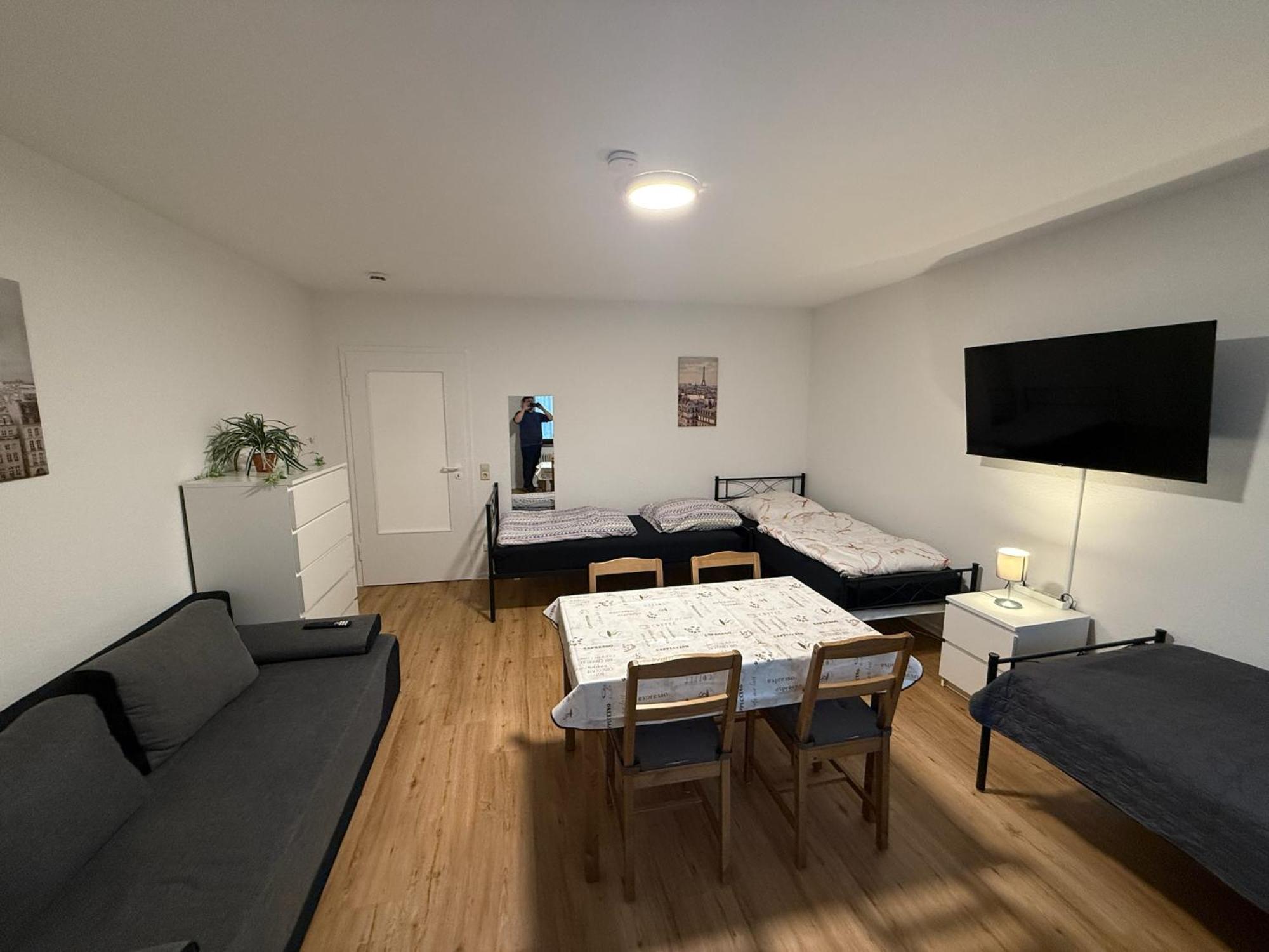 Big, Cosy And Central Apartment คาร์ลสรูเฮอ ภายนอก รูปภาพ
